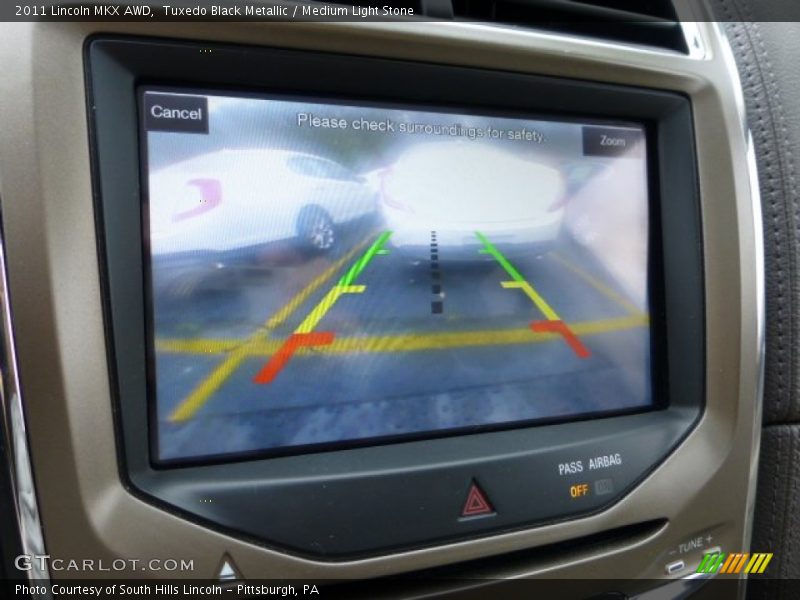 Tuxedo Black Metallic / Medium Light Stone 2011 Lincoln MKX AWD