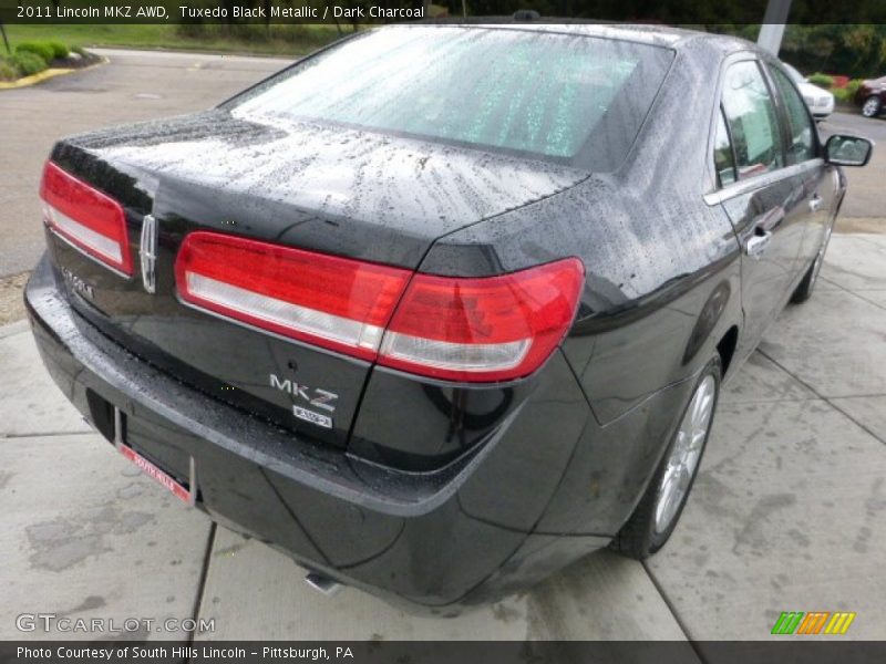 Tuxedo Black Metallic / Dark Charcoal 2011 Lincoln MKZ AWD