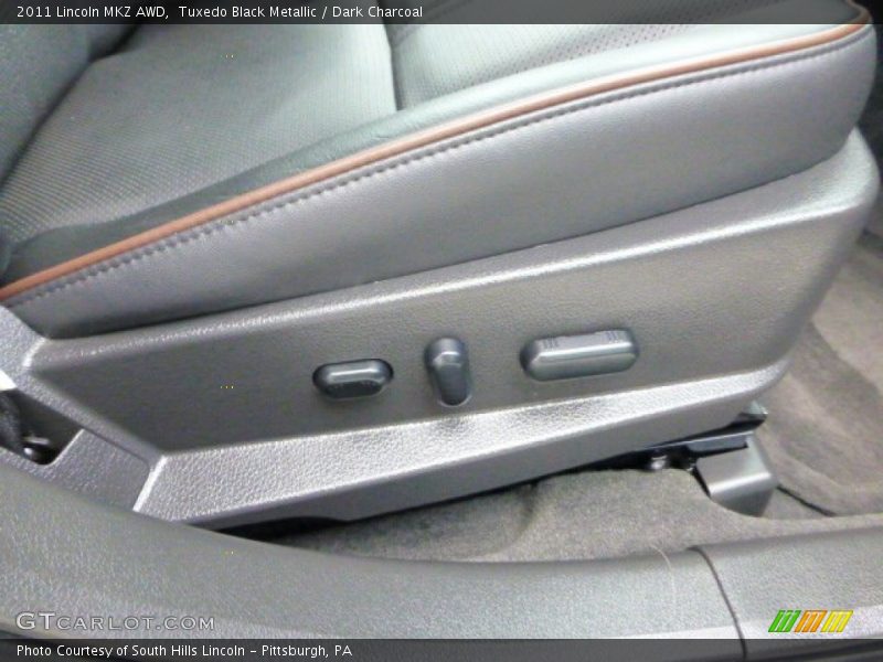 Tuxedo Black Metallic / Dark Charcoal 2011 Lincoln MKZ AWD