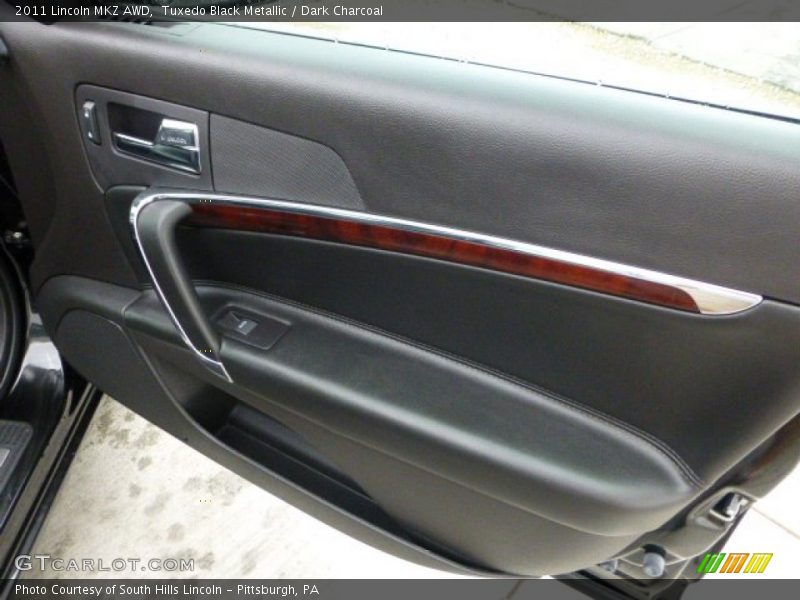 Tuxedo Black Metallic / Dark Charcoal 2011 Lincoln MKZ AWD