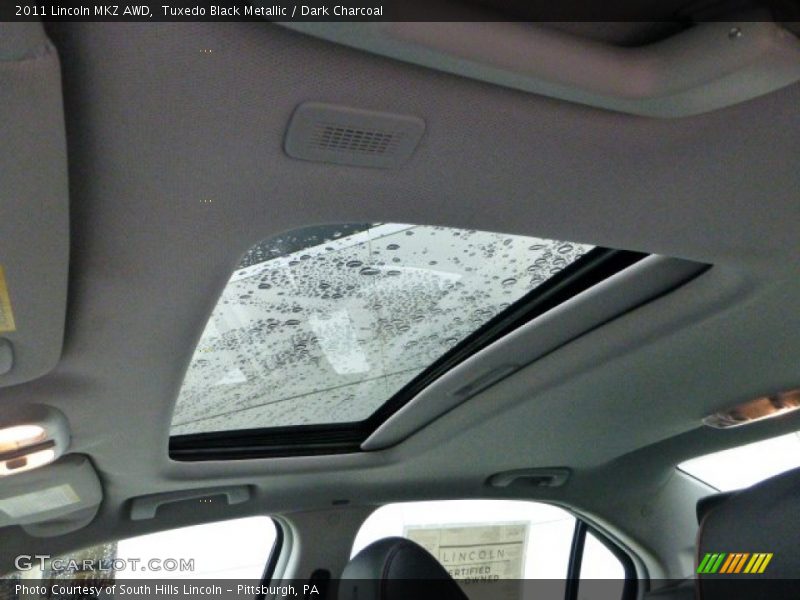 Tuxedo Black Metallic / Dark Charcoal 2011 Lincoln MKZ AWD