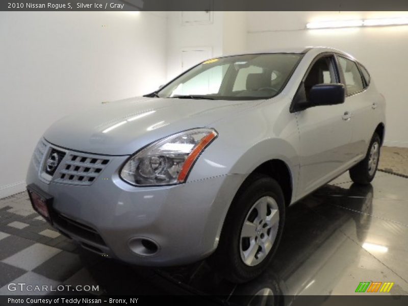 Silver Ice / Gray 2010 Nissan Rogue S
