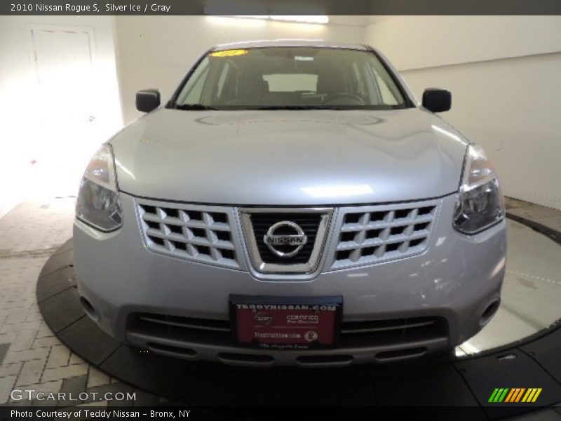 Silver Ice / Gray 2010 Nissan Rogue S