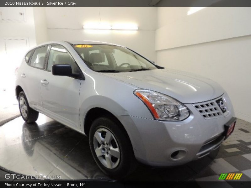 Silver Ice / Gray 2010 Nissan Rogue S