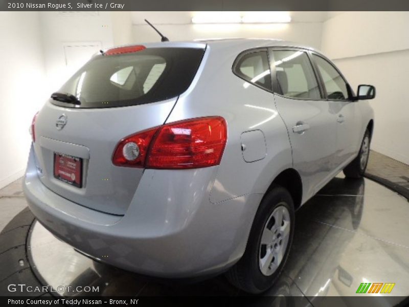 Silver Ice / Gray 2010 Nissan Rogue S