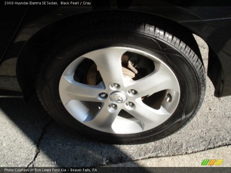 Black Pearl / Gray 2009 Hyundai Elantra SE Sedan