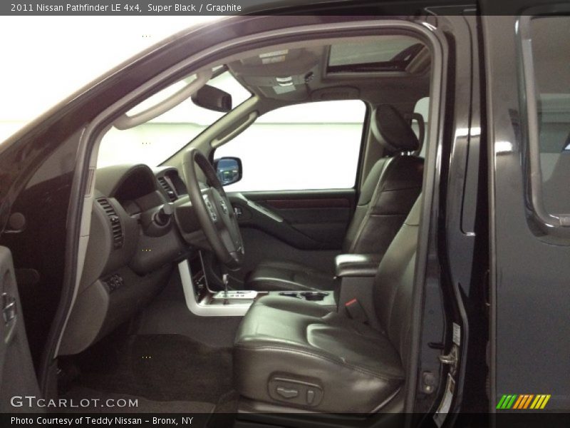 Super Black / Graphite 2011 Nissan Pathfinder LE 4x4