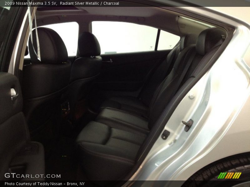 Radiant Silver Metallic / Charcoal 2009 Nissan Maxima 3.5 SV