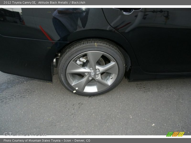 Attitude Black Metallic / Black/Ash 2012 Toyota Camry SE