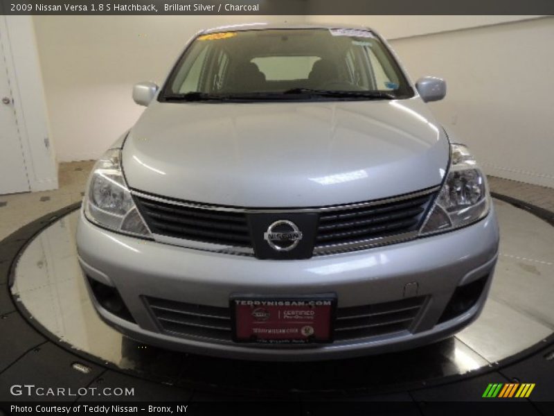 Brillant Silver / Charcoal 2009 Nissan Versa 1.8 S Hatchback