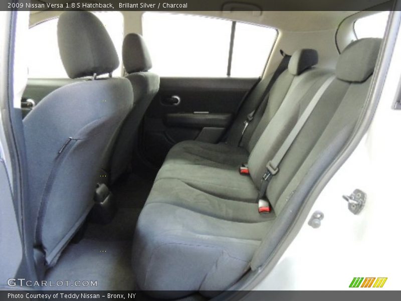 Brillant Silver / Charcoal 2009 Nissan Versa 1.8 S Hatchback