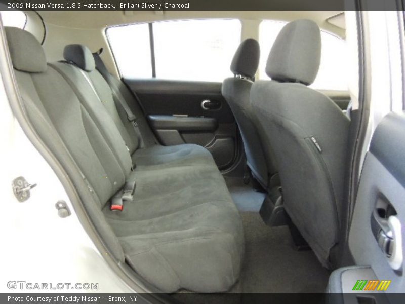 Brillant Silver / Charcoal 2009 Nissan Versa 1.8 S Hatchback