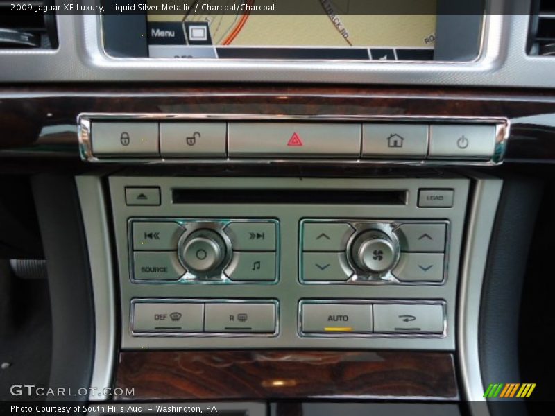 Liquid Silver Metallic / Charcoal/Charcoal 2009 Jaguar XF Luxury