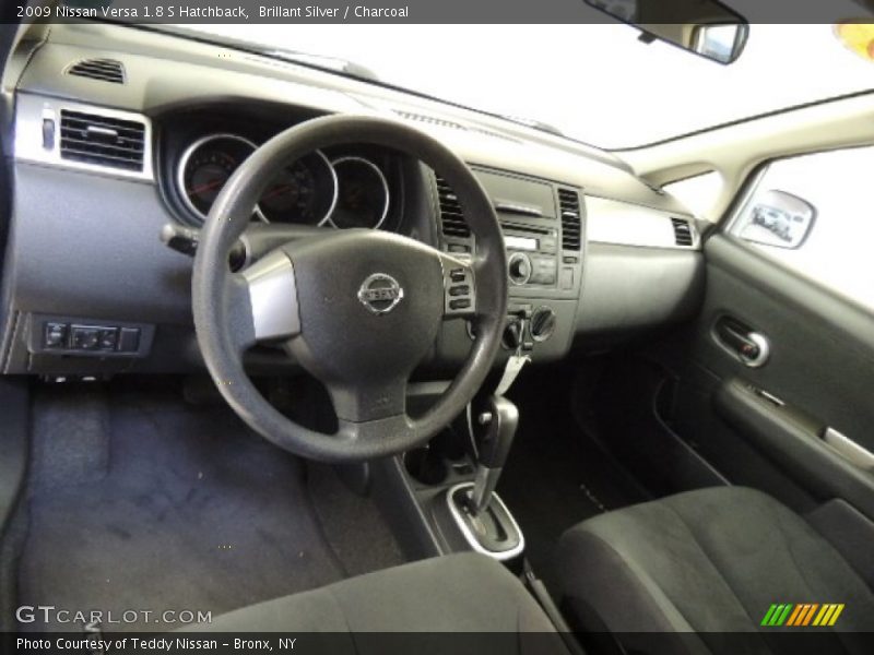 Brillant Silver / Charcoal 2009 Nissan Versa 1.8 S Hatchback