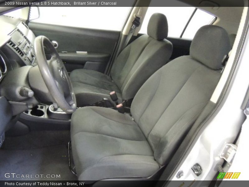 Brillant Silver / Charcoal 2009 Nissan Versa 1.8 S Hatchback