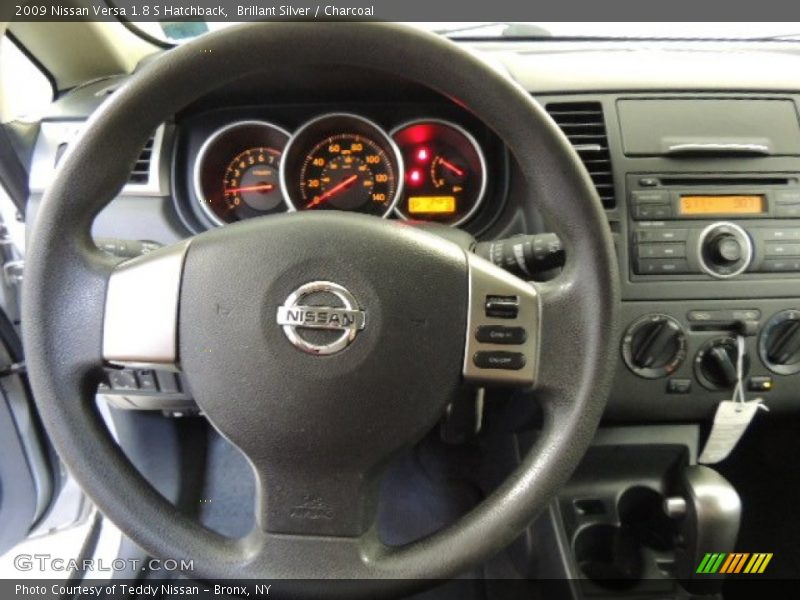 Brillant Silver / Charcoal 2009 Nissan Versa 1.8 S Hatchback