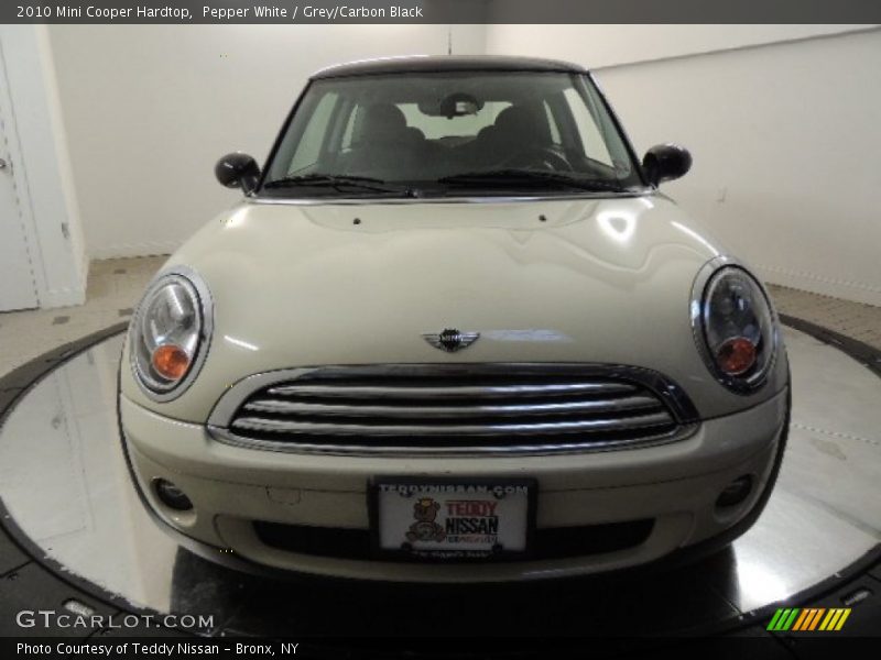 Pepper White / Grey/Carbon Black 2010 Mini Cooper Hardtop