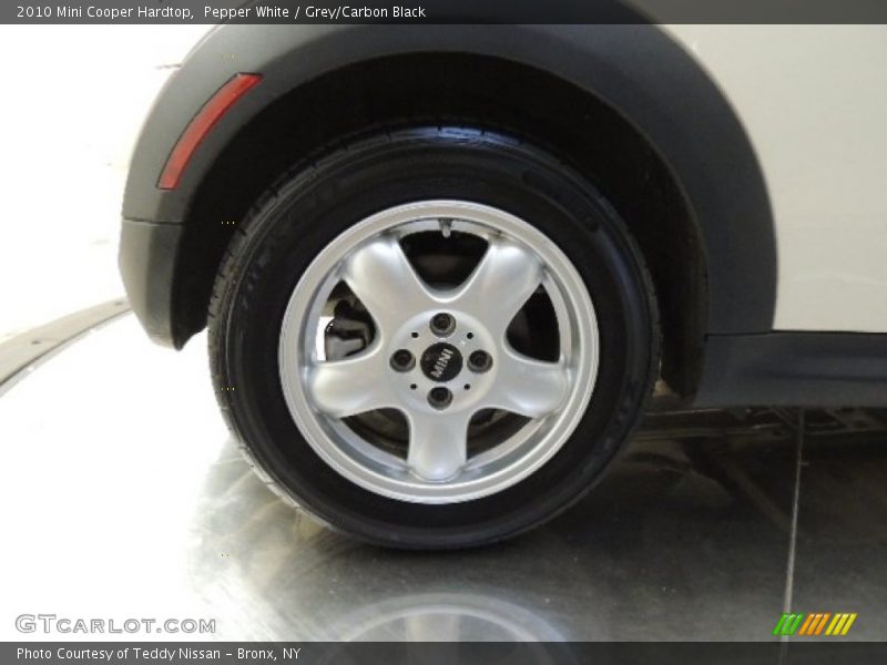 Pepper White / Grey/Carbon Black 2010 Mini Cooper Hardtop
