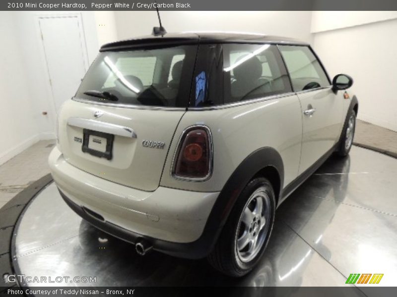 Pepper White / Grey/Carbon Black 2010 Mini Cooper Hardtop