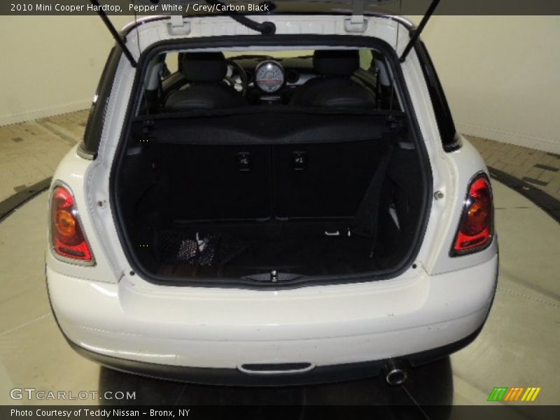 Pepper White / Grey/Carbon Black 2010 Mini Cooper Hardtop