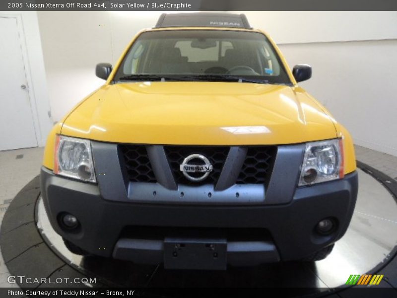 Solar Yellow / Blue/Graphite 2005 Nissan Xterra Off Road 4x4