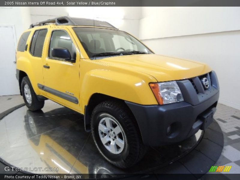Solar Yellow / Blue/Graphite 2005 Nissan Xterra Off Road 4x4