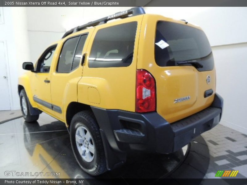Solar Yellow / Blue/Graphite 2005 Nissan Xterra Off Road 4x4