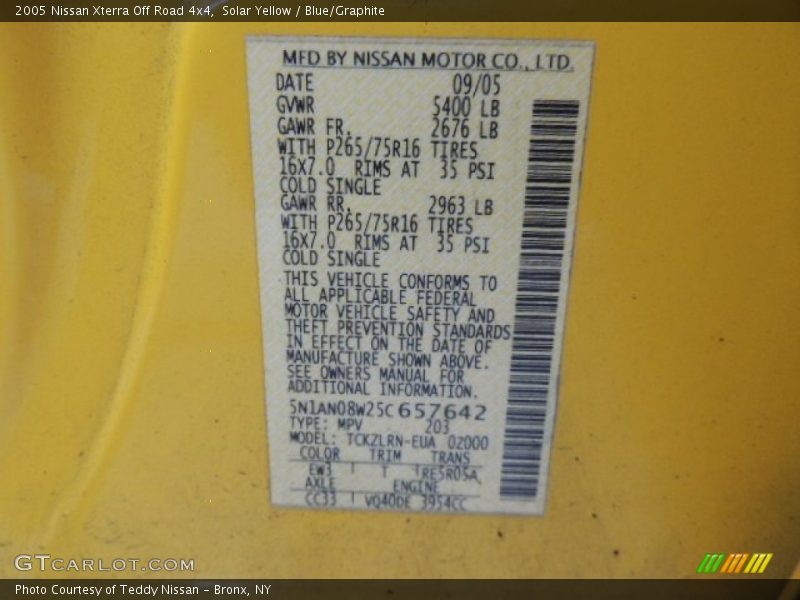 Solar Yellow / Blue/Graphite 2005 Nissan Xterra Off Road 4x4
