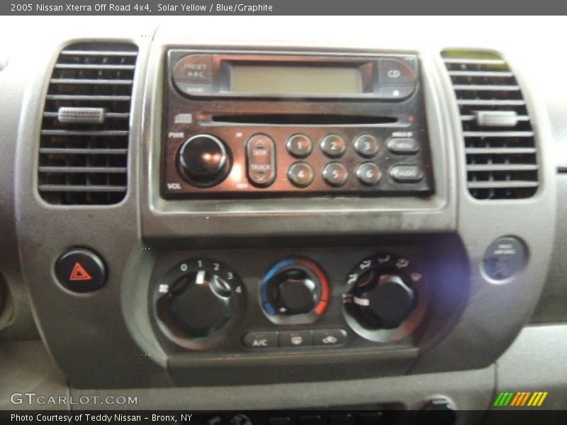 Solar Yellow / Blue/Graphite 2005 Nissan Xterra Off Road 4x4