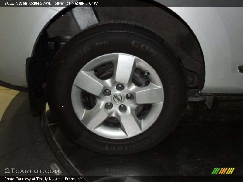 Silver Ice Metallic / Gray 2011 Nissan Rogue S AWD