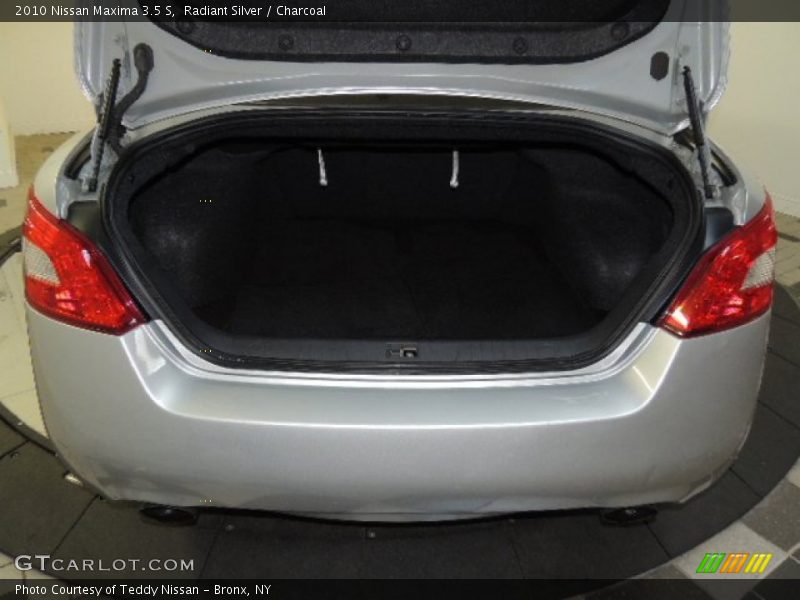Radiant Silver / Charcoal 2010 Nissan Maxima 3.5 S