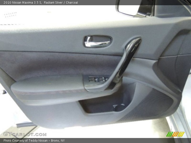Radiant Silver / Charcoal 2010 Nissan Maxima 3.5 S