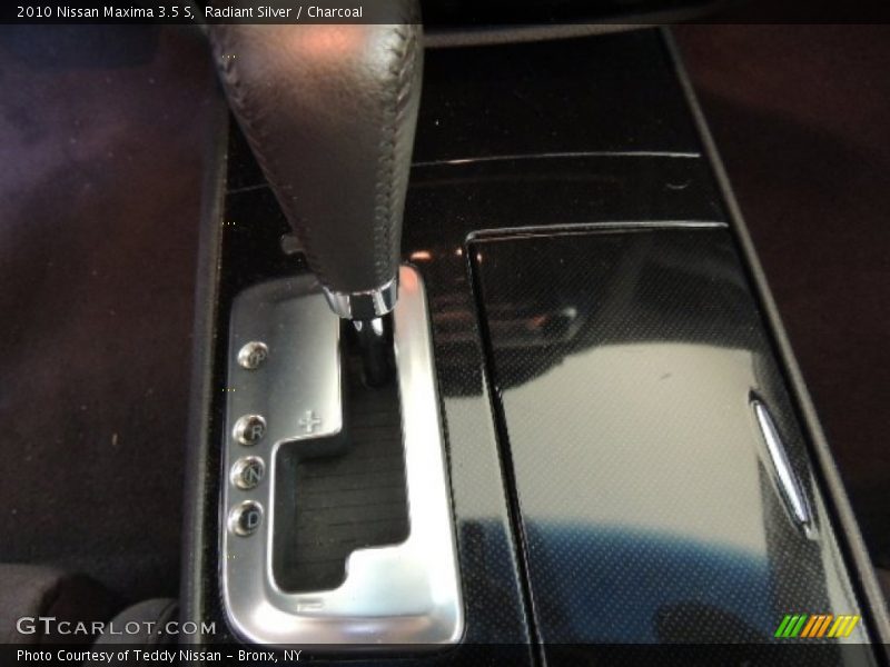 Radiant Silver / Charcoal 2010 Nissan Maxima 3.5 S