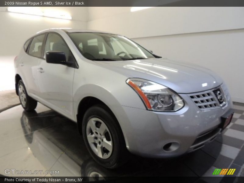 Silver Ice / Black 2009 Nissan Rogue S AWD