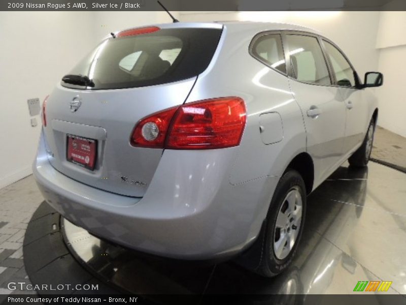 Silver Ice / Black 2009 Nissan Rogue S AWD