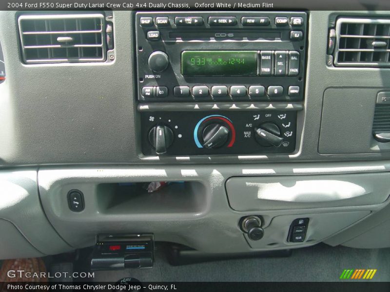 Oxford White / Medium Flint 2004 Ford F550 Super Duty Lariat Crew Cab 4x4 Dually Chassis