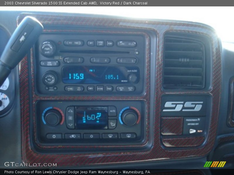 Victory Red / Dark Charcoal 2003 Chevrolet Silverado 1500 SS Extended Cab AWD