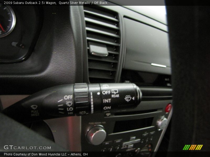 Quartz Silver Metallic / Off Black 2009 Subaru Outback 2.5i Wagon
