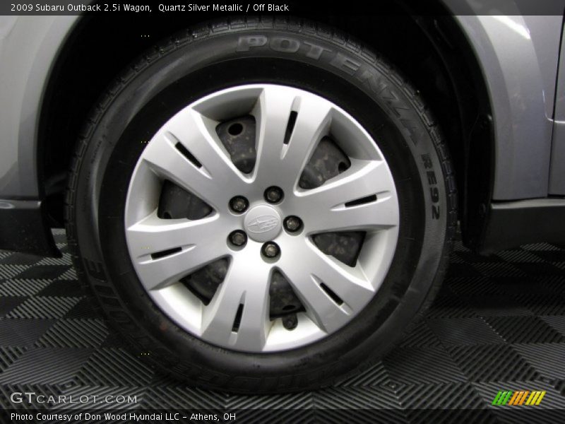 Quartz Silver Metallic / Off Black 2009 Subaru Outback 2.5i Wagon