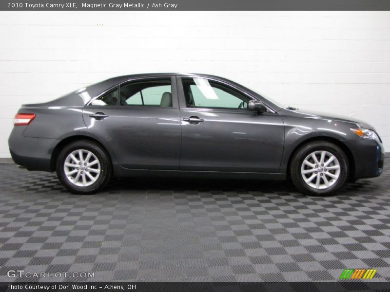 Magnetic Gray Metallic / Ash Gray 2010 Toyota Camry XLE