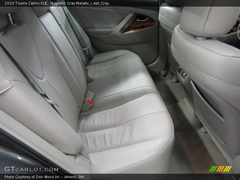Magnetic Gray Metallic / Ash Gray 2010 Toyota Camry XLE