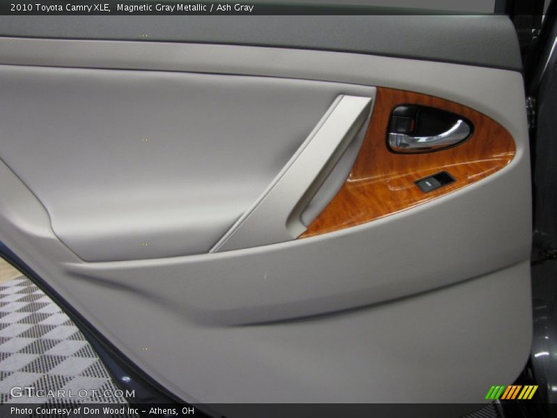Magnetic Gray Metallic / Ash Gray 2010 Toyota Camry XLE