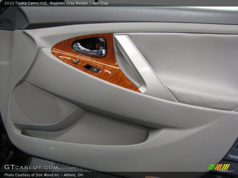 Magnetic Gray Metallic / Ash Gray 2010 Toyota Camry XLE
