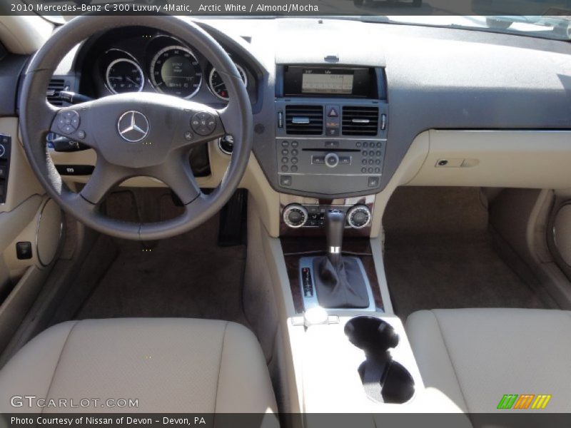 Dashboard of 2010 C 300 Luxury 4Matic
