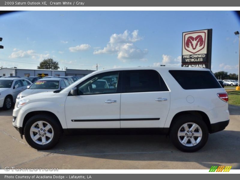Cream White / Gray 2009 Saturn Outlook XE