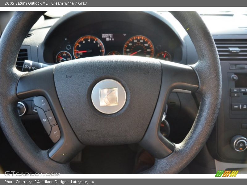 Cream White / Gray 2009 Saturn Outlook XE