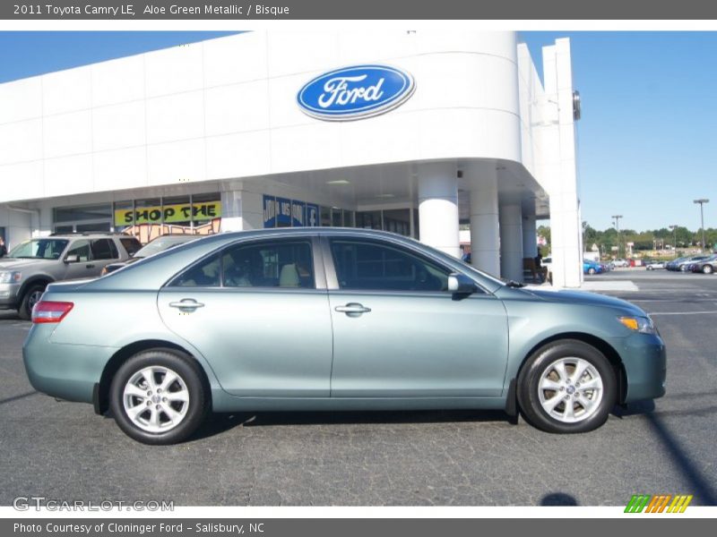 Aloe Green Metallic / Bisque 2011 Toyota Camry LE