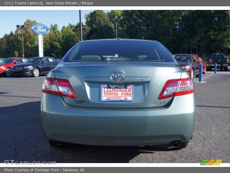Aloe Green Metallic / Bisque 2011 Toyota Camry LE