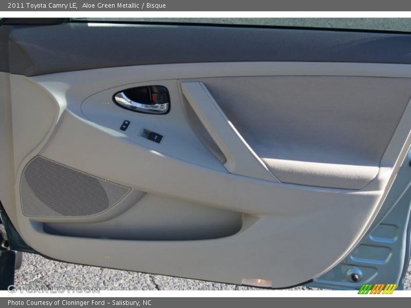 Aloe Green Metallic / Bisque 2011 Toyota Camry LE