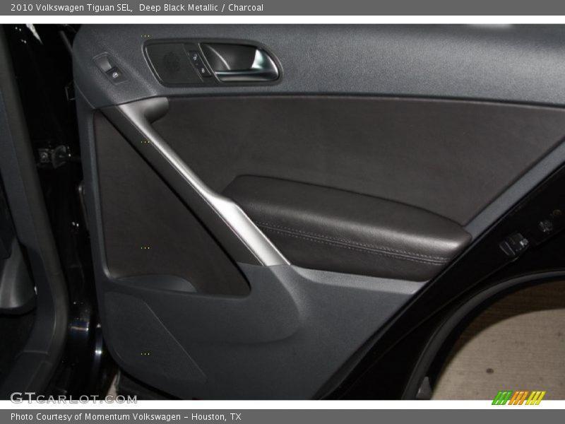 Deep Black Metallic / Charcoal 2010 Volkswagen Tiguan SEL